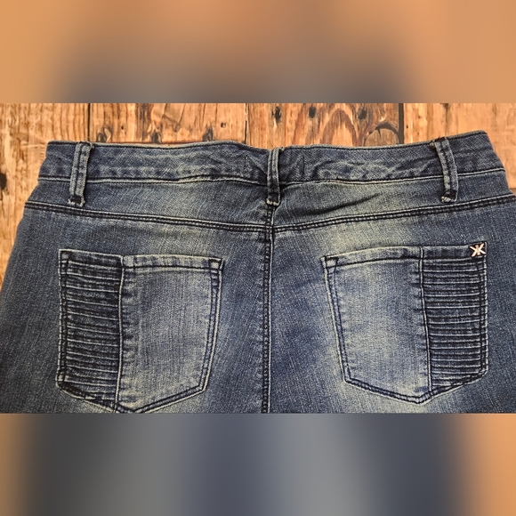 Kim Kardashian Curvy Skinny Distressed Women's Size 16 - Picture 6 of 8